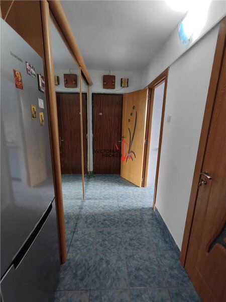 Apartament 3 camere Titan Piata Minis